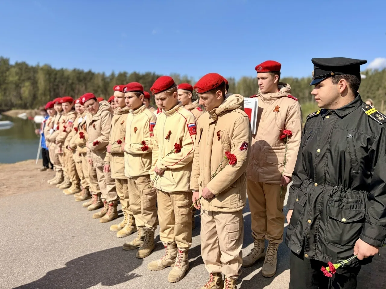 Юнармейцы #школа75 в составе делегации от Петроградского района Санкт-Петербурга почтил...