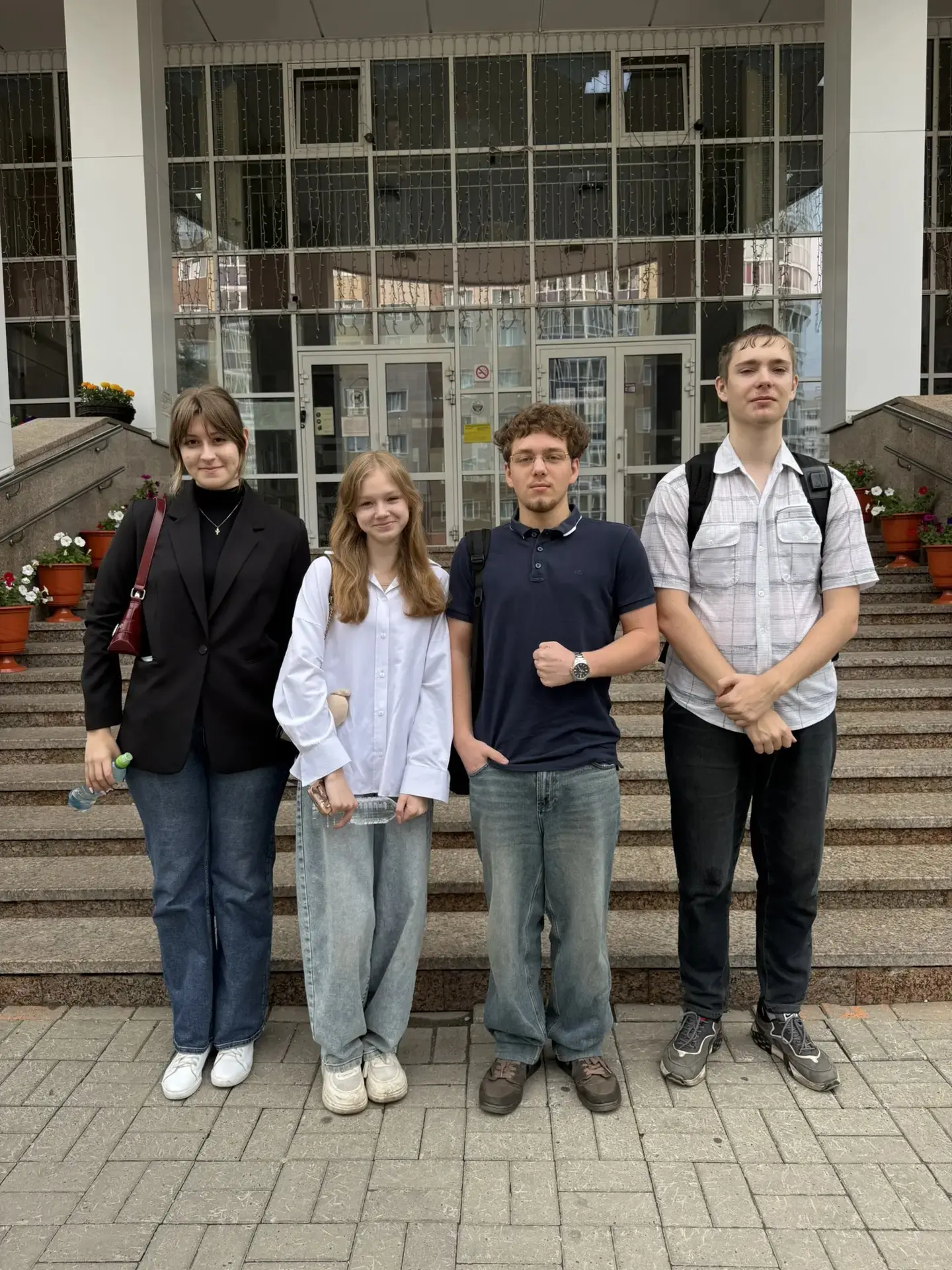 Доброе утро, наши умницы и умники! ☀️

Сегодня ровно в 10:00 для выпускников школы наступает важный 