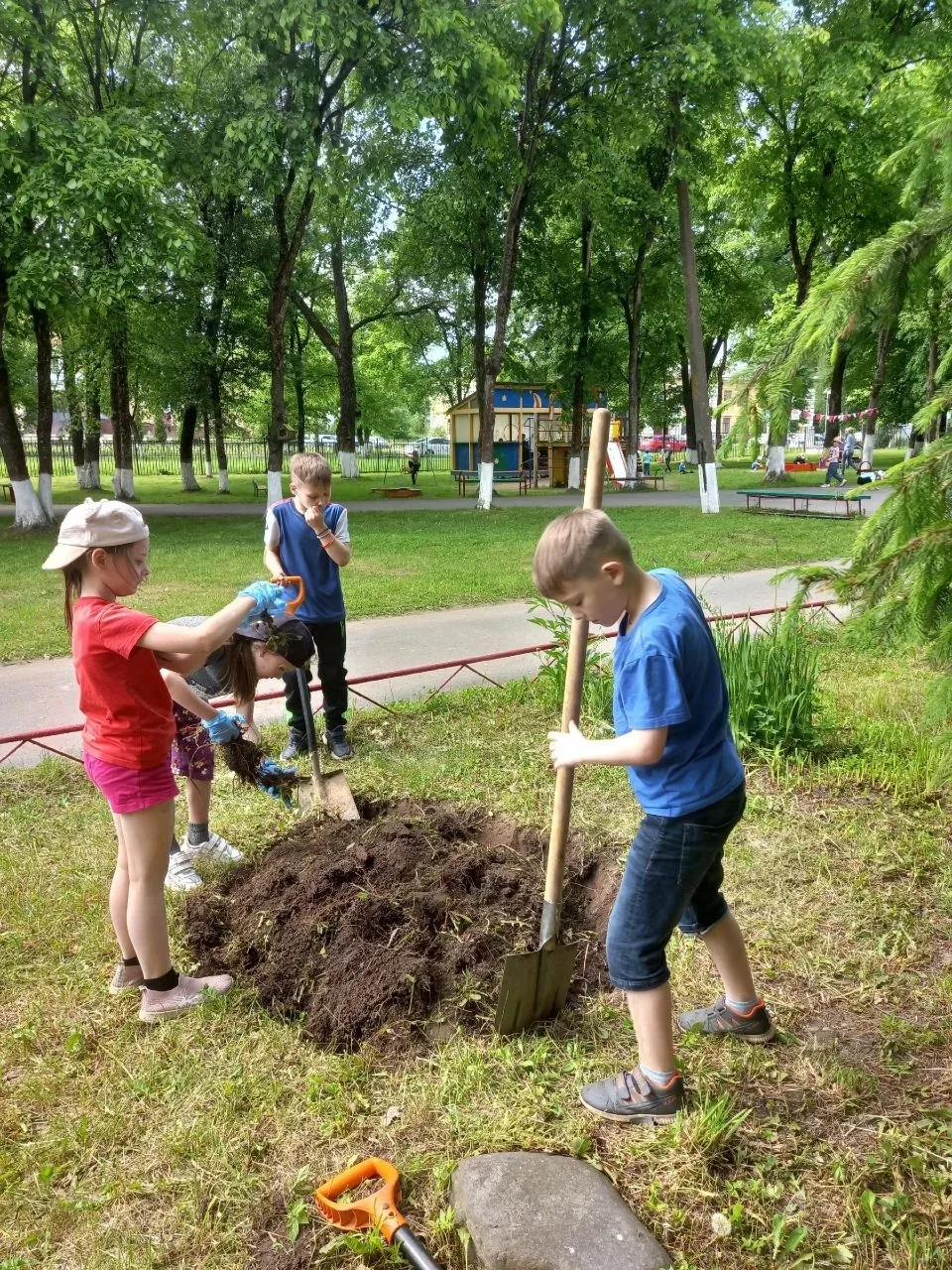 ☀️Чем заняться на летних каникулах, чтобы не было скучно? 
Этим вопросом задались воспитатели и ребя