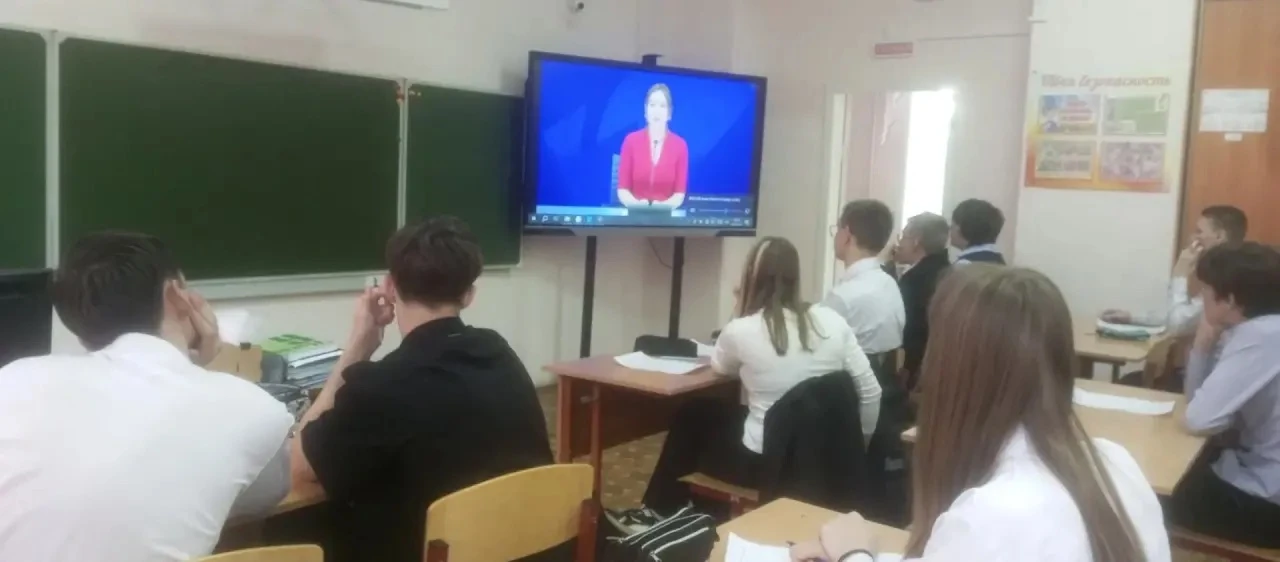 Сегодня в школе прошёл Всероссийский тотальный диктант, приуроченный ко Дню языков  нар...