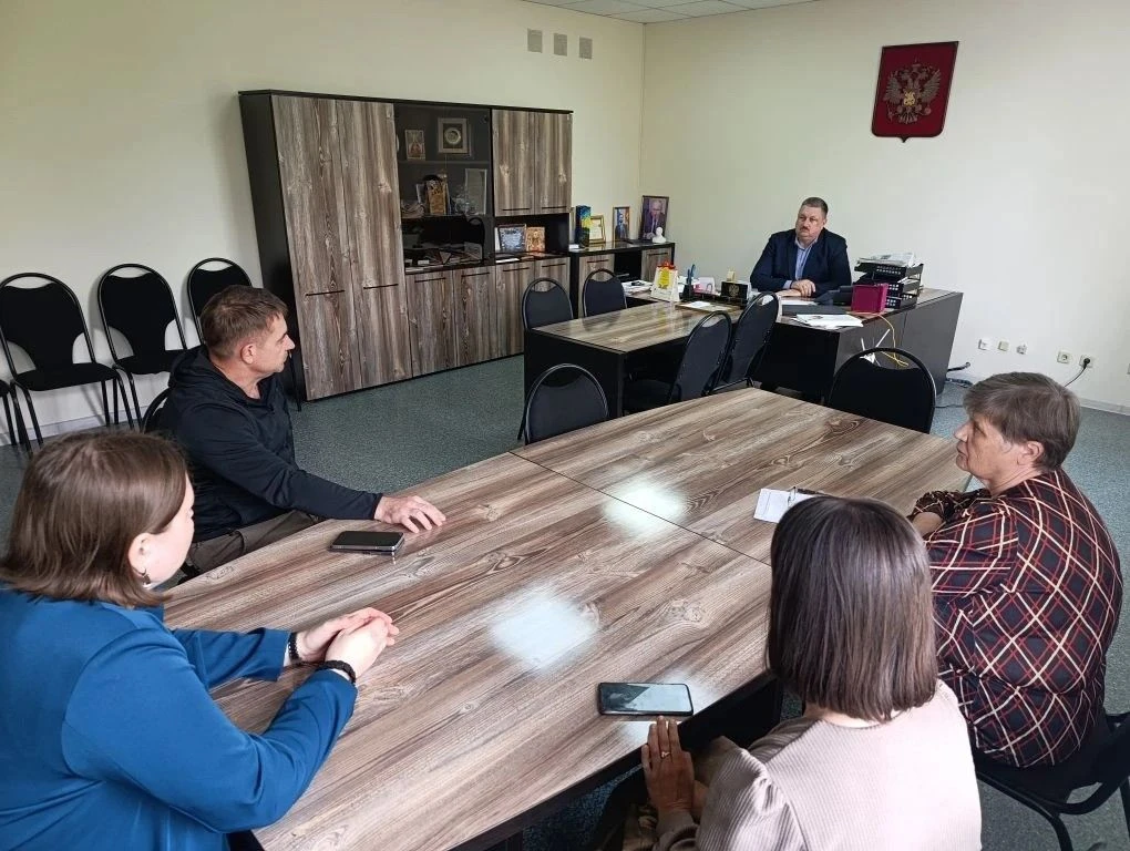 Сегодня 27 мая Глава Андреапольского МО Воробьев В.А. провел встречу с главным врачом Г...