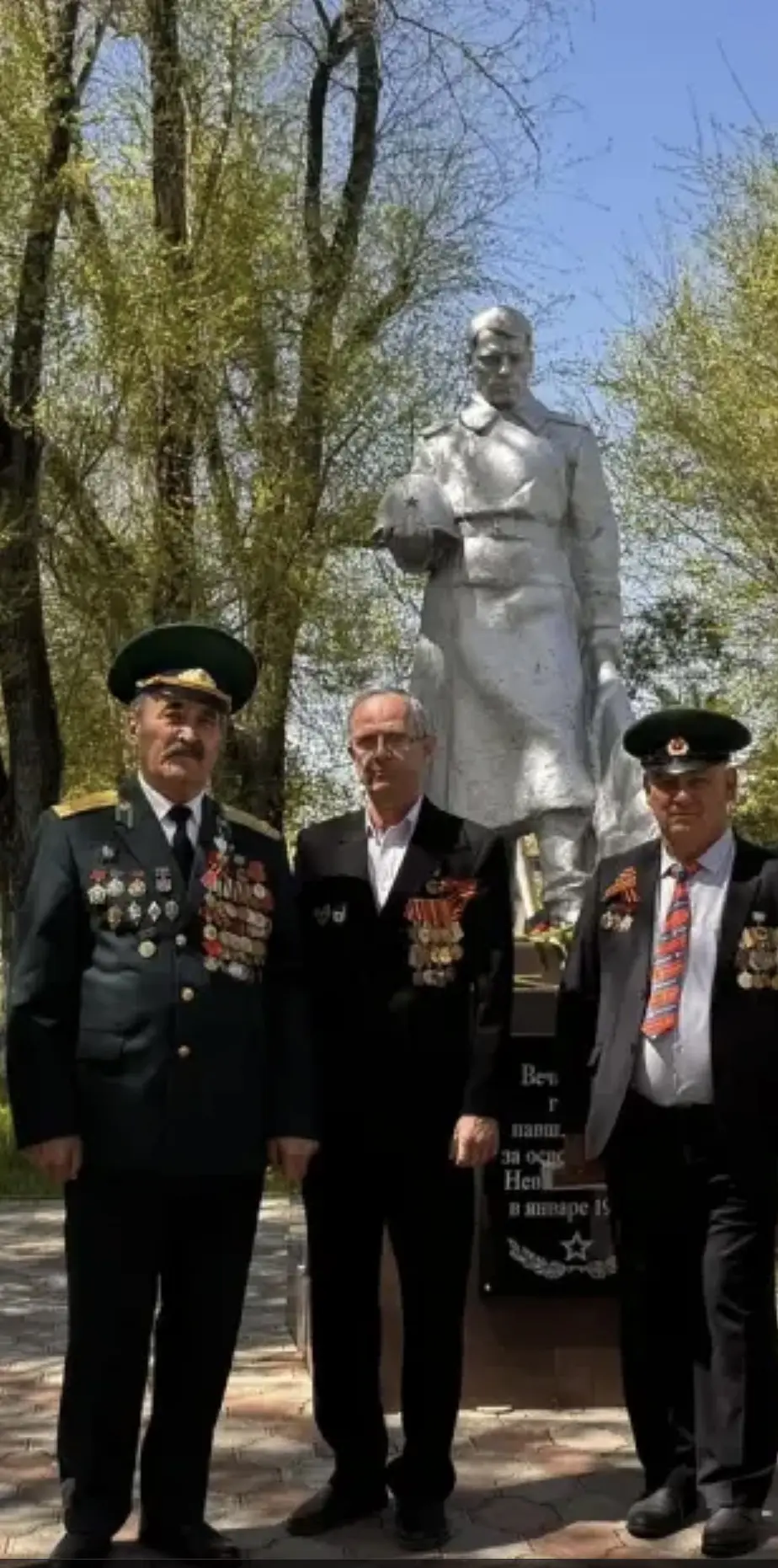 В преддверии Дня Победы ветераны «Боевого Братства города Невинномысска» и молодёжь «Не...