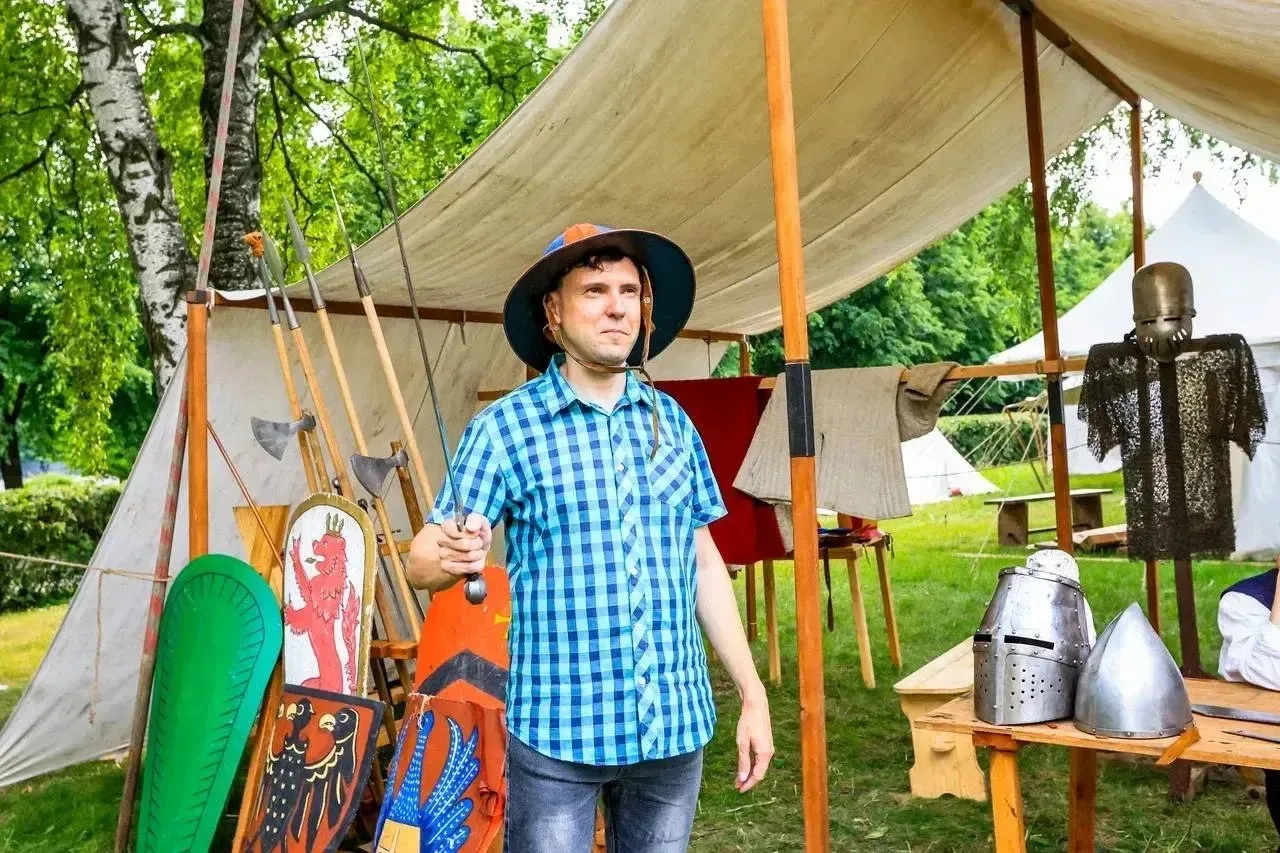 В столице проходит исторический фестиваль «Времена и эпохи», который стал часть «Лета в Москве»

Фес