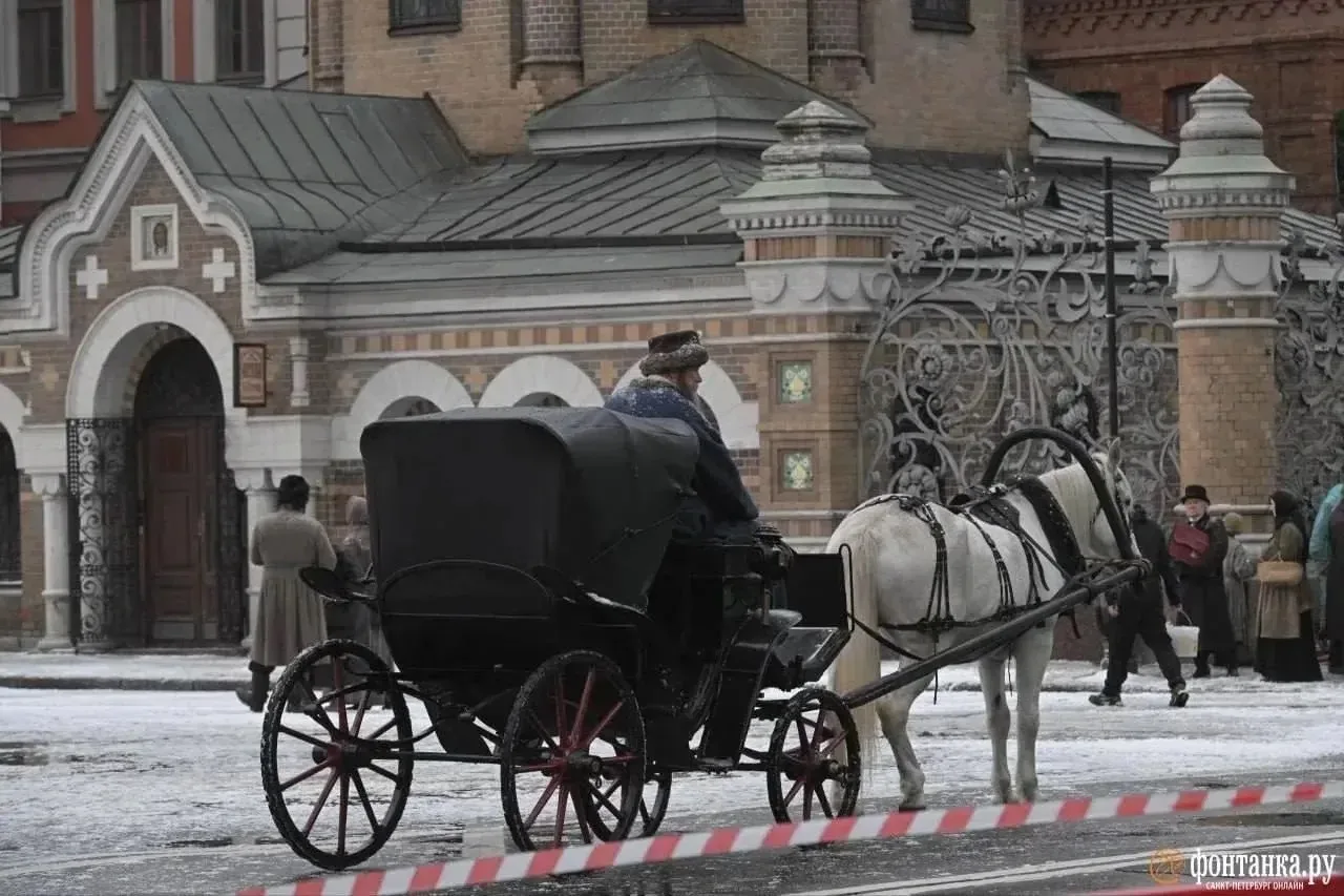 Вчера  возле Спаса на Крови была зима… кинозима❄️