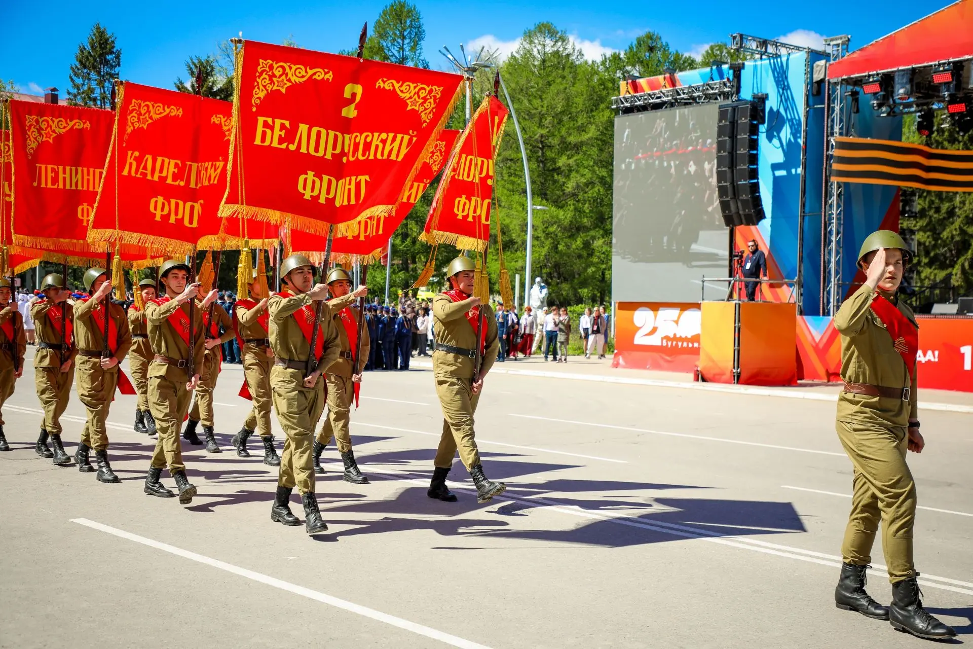 День Победы отметила вся страна! А у нас ещё много ярких фотографий с праздничных мероприятий в Бугу