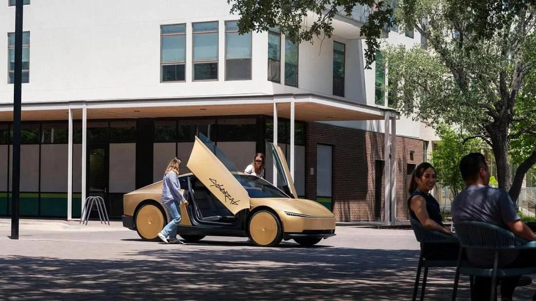 Tesla запускает беспилотное такси Cybercab в Техасе
