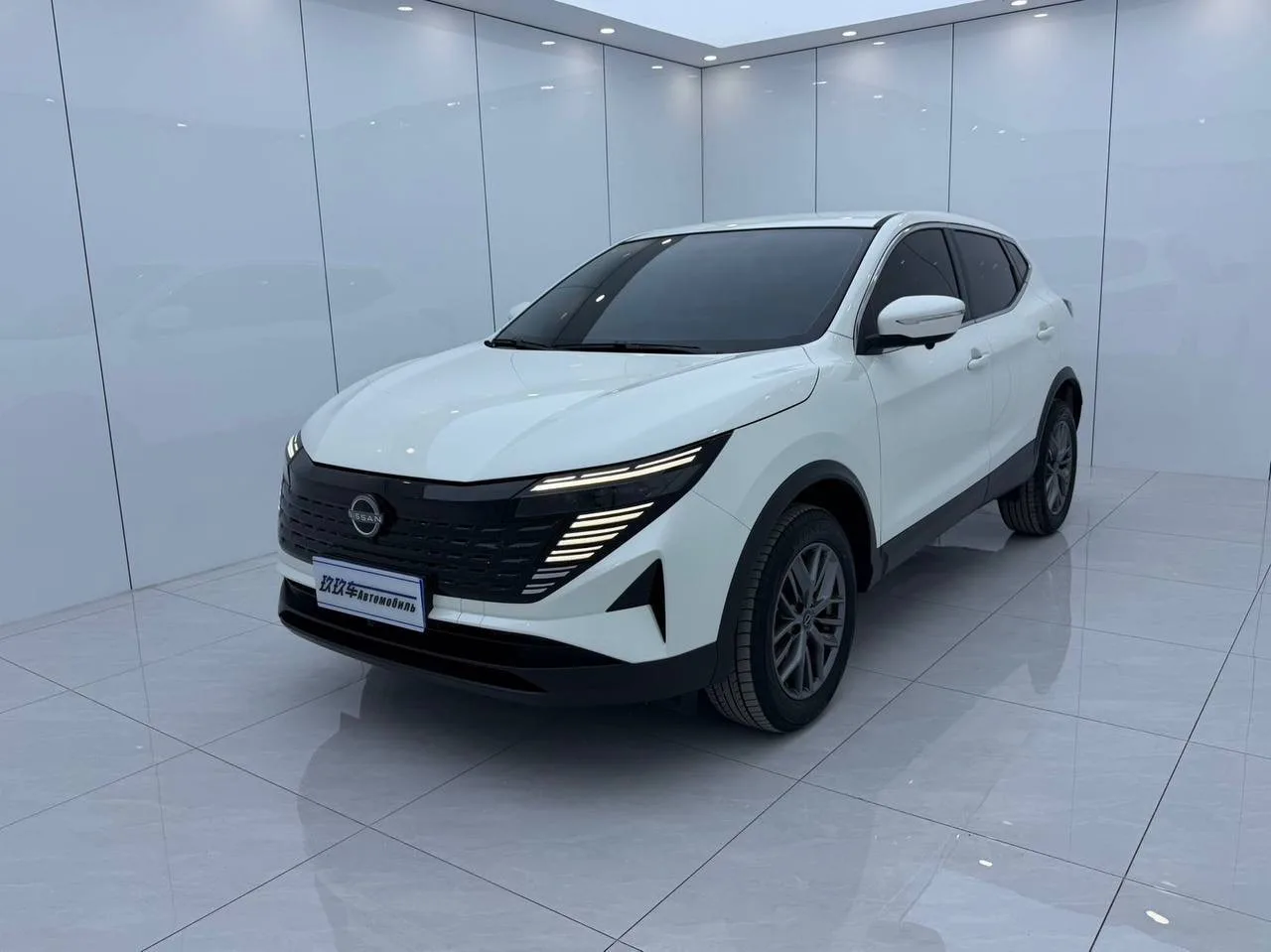 🇨🇳 В наличии в Китае 🏎 NISSAN Qashqai Glory 2025  

📆 Год: апрель 2025  
🎨 Цвет: белый  
📊 Про