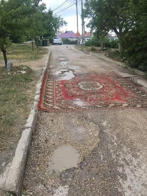 🛠 Россиянам хотят разрешить самим ремонтировать дороги во дворах
