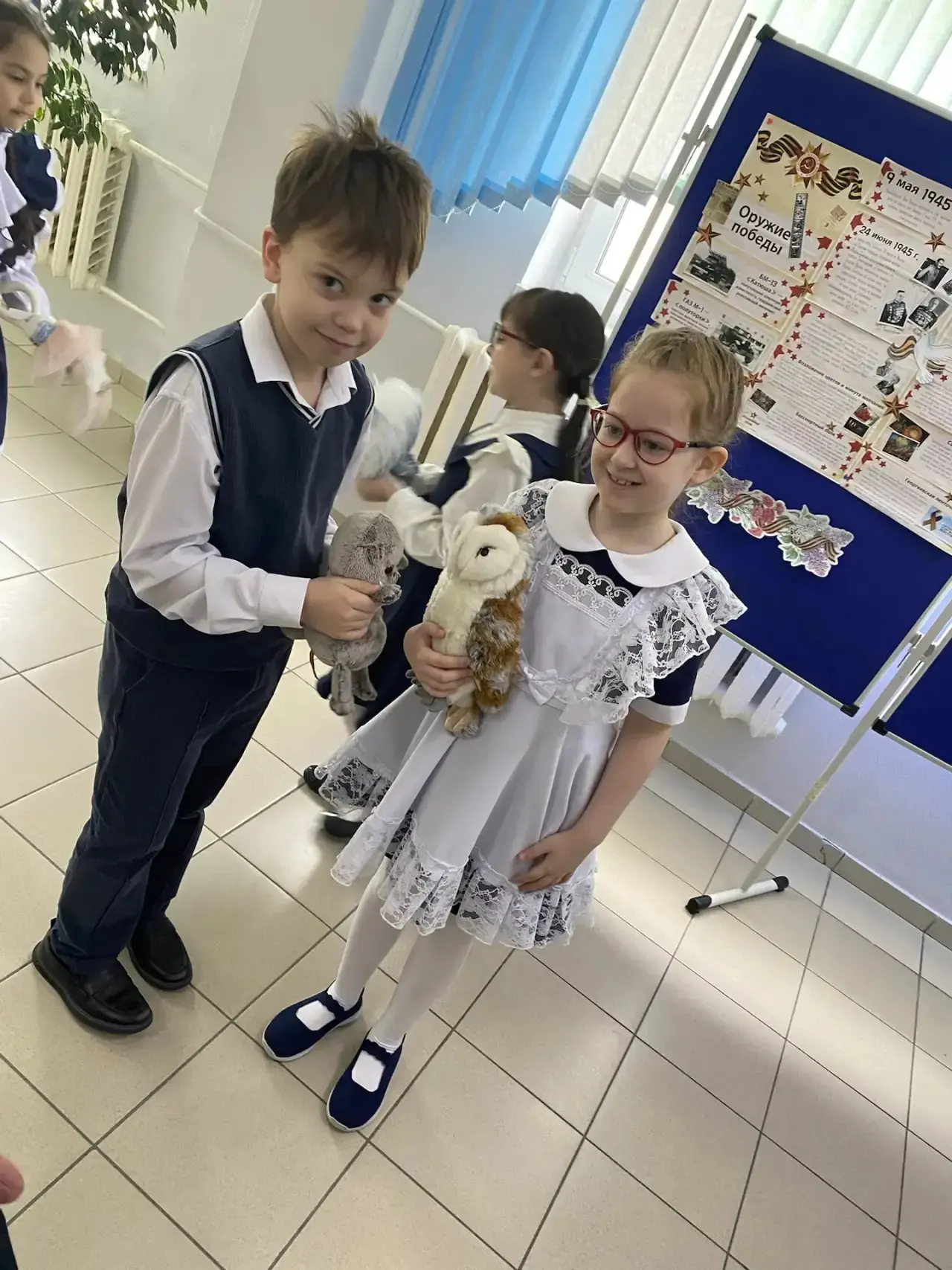 🌟🧸 День любимых игрушек в 1А и 1Б: когда школа стала ещё теплее! 🧸🌟  Сегодня в наших 1А и 1Б классов