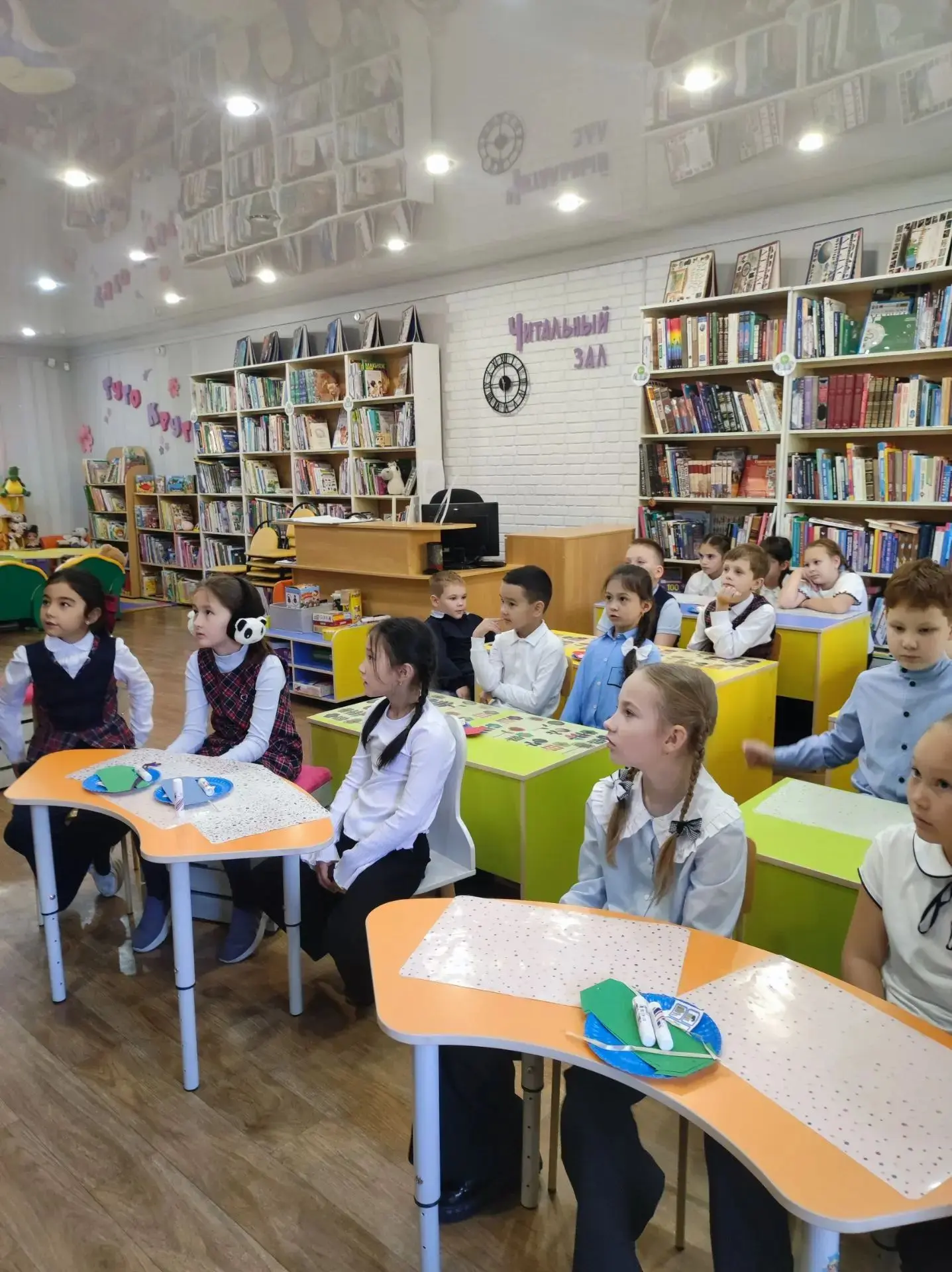 🌸Сегодня, ученики 2б класса отправились в детскую библиотеку на экскурсию с мастер-кла...