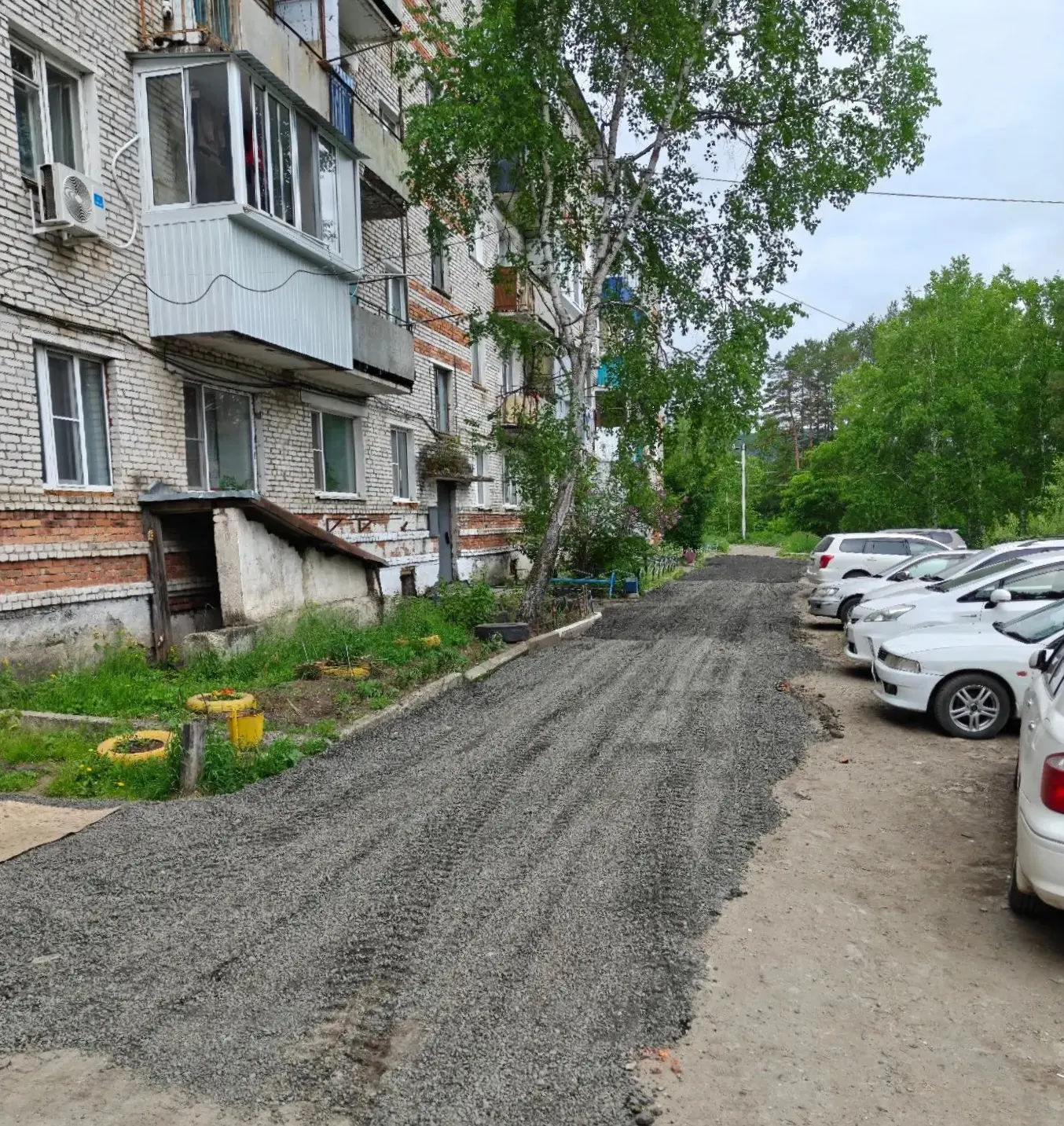 📍Подсыпку дворовой территории провели по обращению жильцов

На улице Солнечной завершили работы по 
