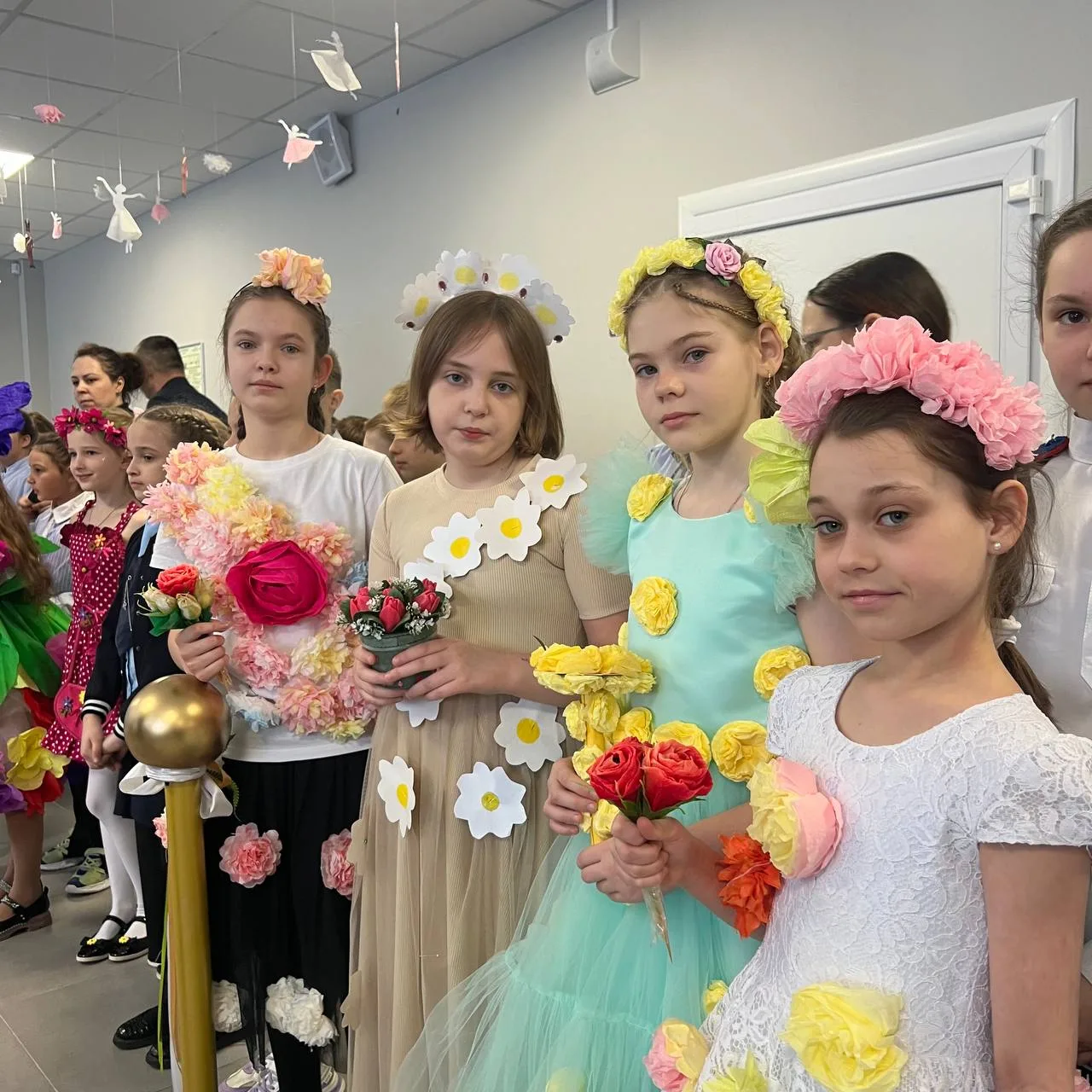 💐Шестой в стиле весны🌸  У нас в лицее в пятницу случилось нечто, что заставило всех почувствовать ве