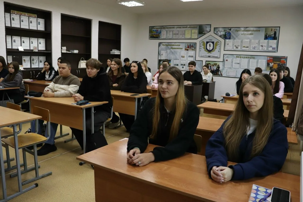 🇷🇺8 сентября — Международный день распространения грамотности и День языков народов Р...