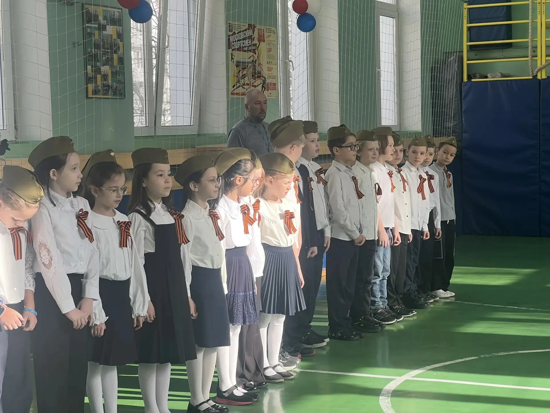 ⭐ Смотр строя и песни  📍 Ленинский проспект, 43А  ⚡ В нашей школе прошёл традиционный смотр строя и 