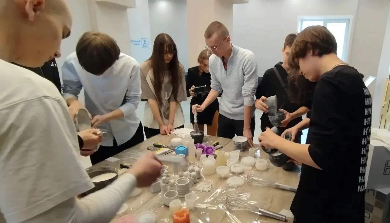 📍 ПРОФОРИЕНТАЦИЯ 📍   Учащиеся 9Е класса с классным руководителем посетили экскурсию в ЦООП (Центр оп
