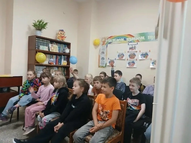 5 июня 🎉
Ребята побывали в ДТ «Кванториум»: участвовали в викторинах и совершили пробный виртуальны