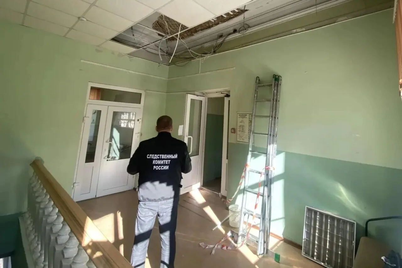 В Пензе организована проверка из-за обрушения фрагментов потолка в медколледже