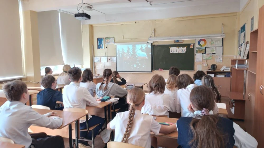 🎗 Накануне Дня Победы на второй площадке состоялся просмотр фильма «Живая память поколений». Меропри