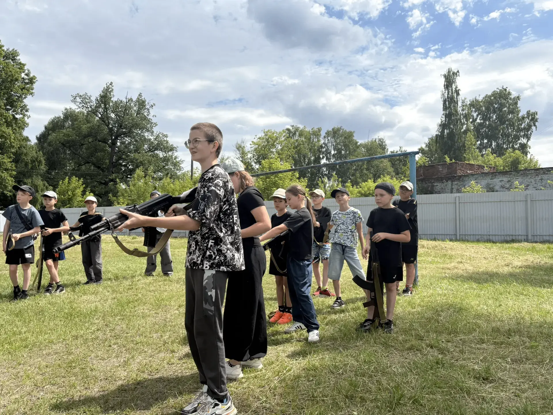 Вот уже в течение двух дней, 07 и 08 июня, в нашем летнем лагере «Лето Героев» идет подготовка к оче