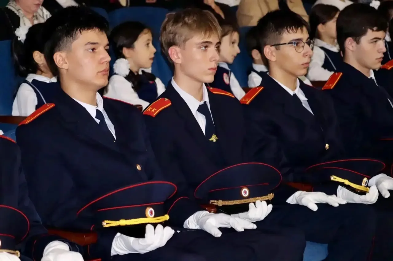 Сегодня состоялась торжественная церемония принятия присяги учащимися профильного кадет...