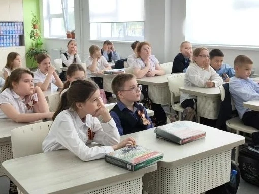 8️⃣ мая учащиеся 3б класса (кл. рук. Крылова Т. А.) посмотрели фильм «Думать тишину», который перено