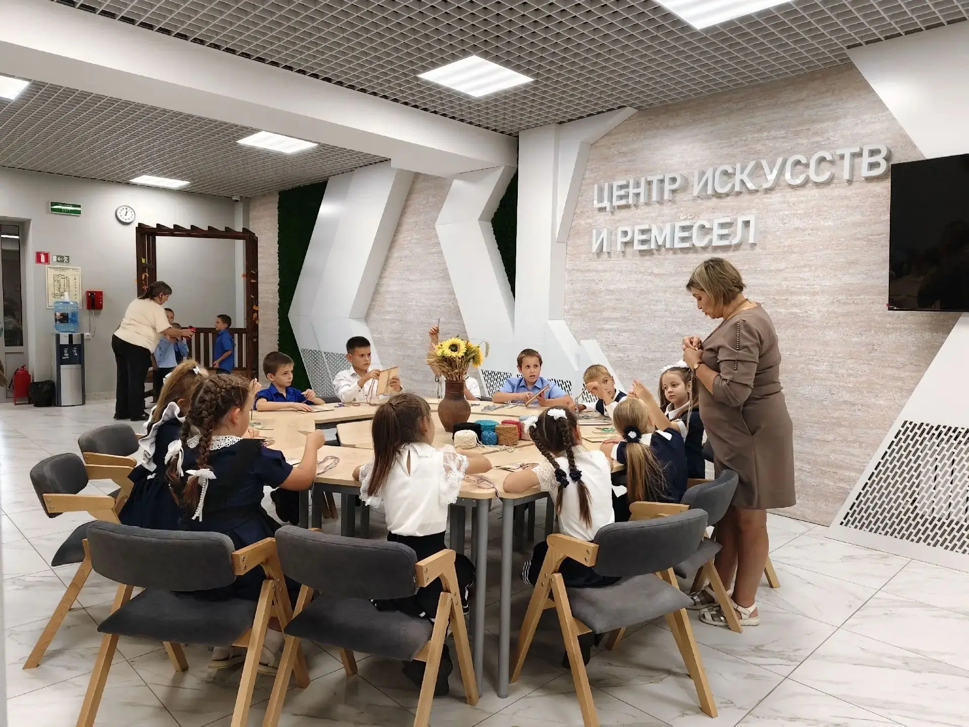 Сегодня Центр искусств и ремесел распахнул свои двери для юных, любознательных и талант...