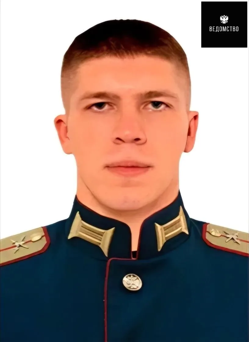 Алексей Емельянов и его взвод беспилотных систем — это наша ответка врагу на его дроны. 

Пока проти