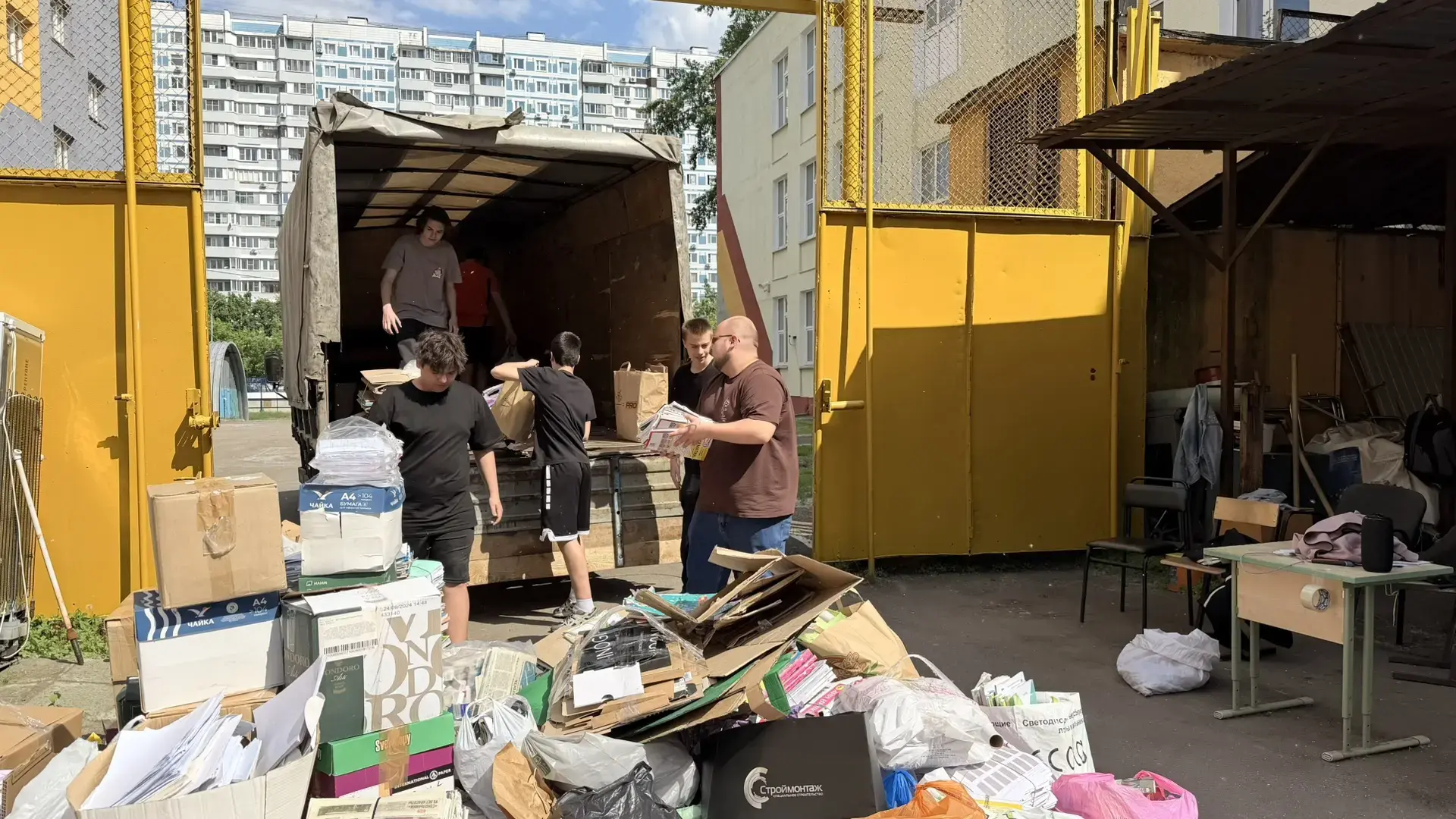 «Чтобы поверить в добро, надо начать делать его» (Лев Толстой)

♻️ Наши юные волонтеры завершили это