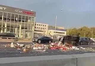 На юго-западном участке МКАД в районе Ленинского проспекта сейчас тяжко - там после ДТП...