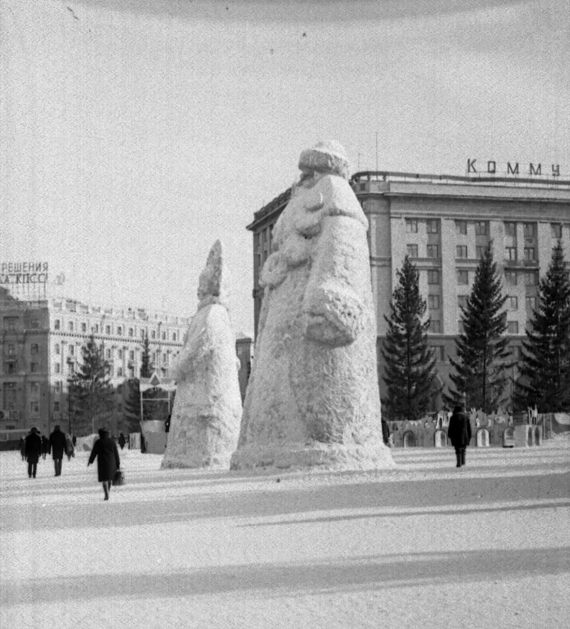 Рубрика "ЛюблюЧЕ". Главная новогодняя елка Челябинска