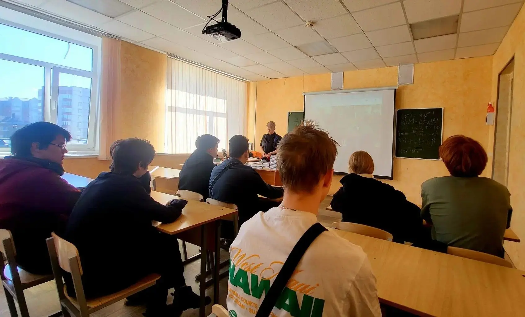 🇷🇺 Состоялась традиционная церемония поднятия государственных символов Российской Федерации, открыв 