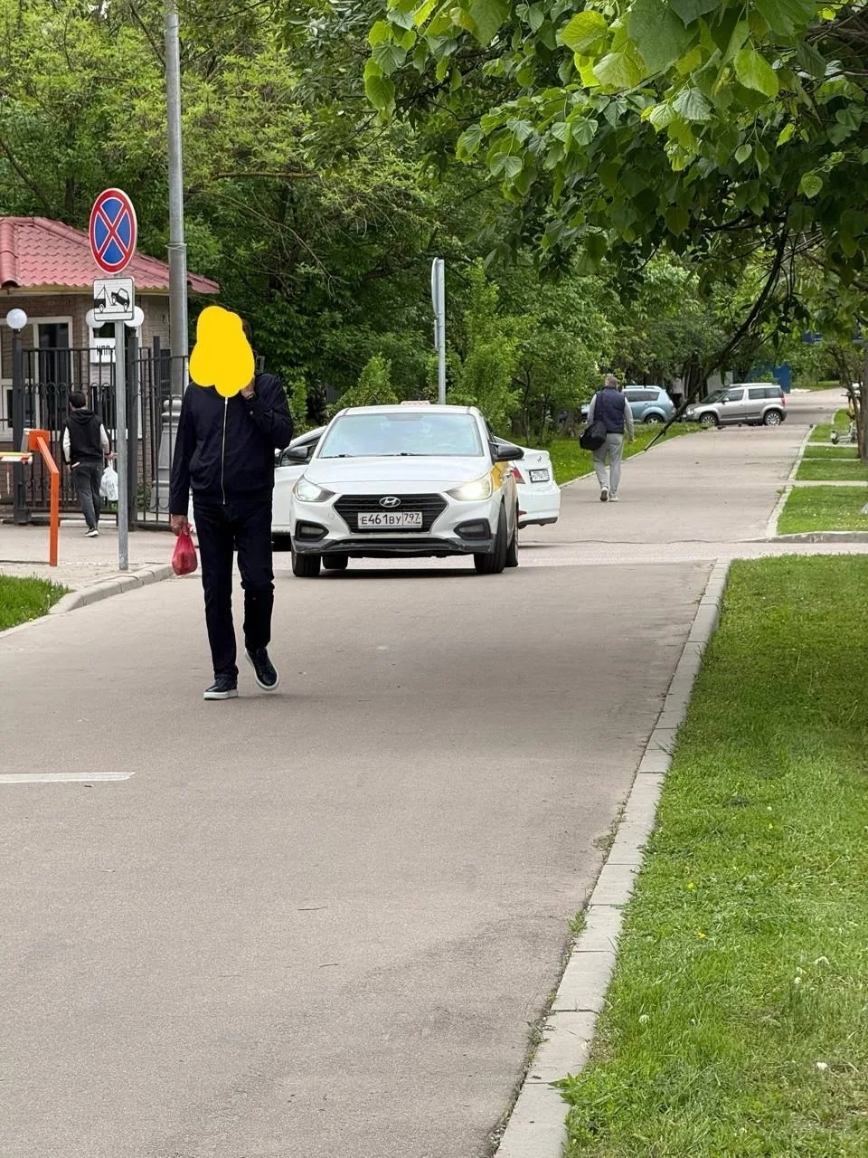 Воронцовский парк, 3. 

Какие такие правила?

📌 Где гуляют Москвичи
👉  Подписаться