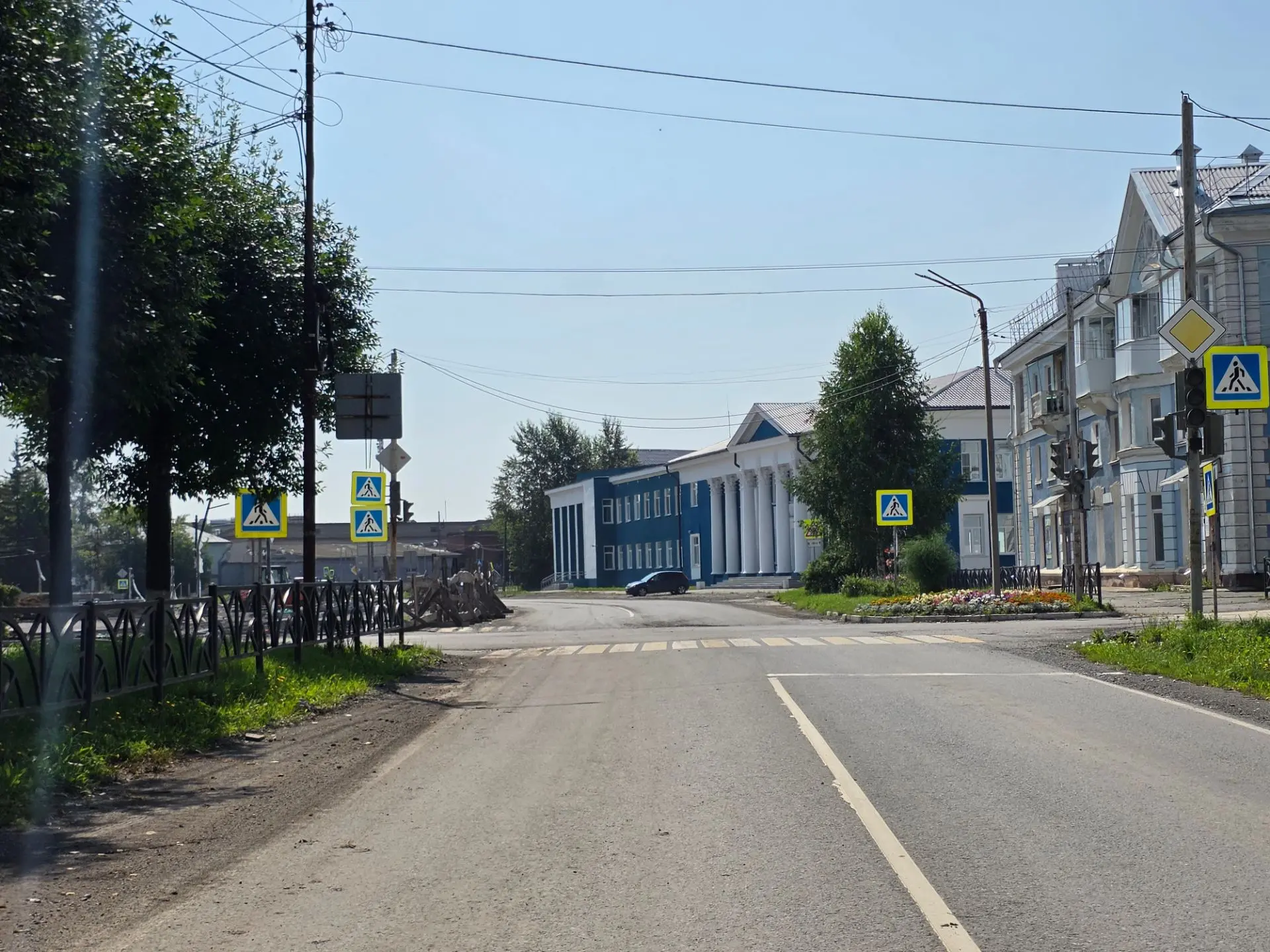 Внимательнее. Перекрёсток улиц Ленина- Гагарина- не работают светофоры. 

Соблюдайте ПДД