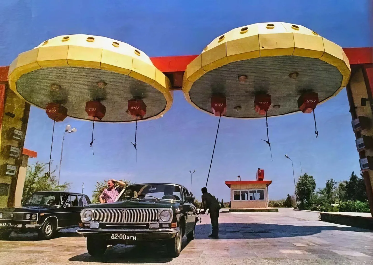 🚗Заправочные станции «летающие тарелки»: футуристические АЗС советской эпохи конца 197...