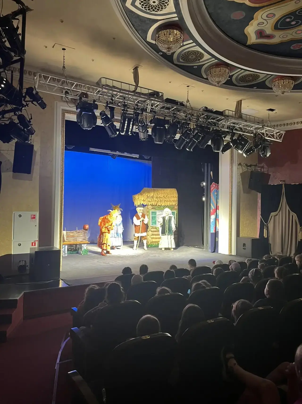 🎭 Сегодня, 9 июня, у нас был необычный день — мы отправились в театр. Сразу после завт...