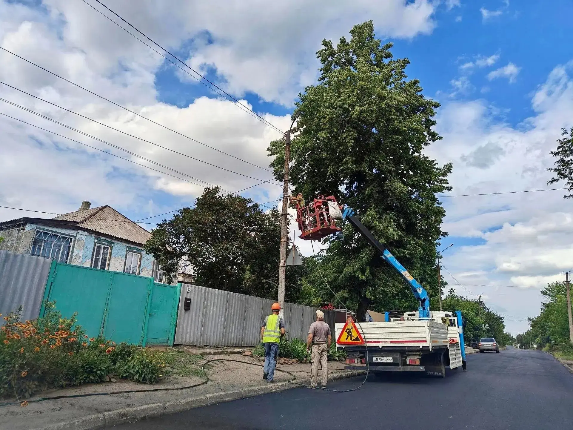 В городском округе Снежное ведется работа по улучшению городской инфраструктуры и восстановлению соц
