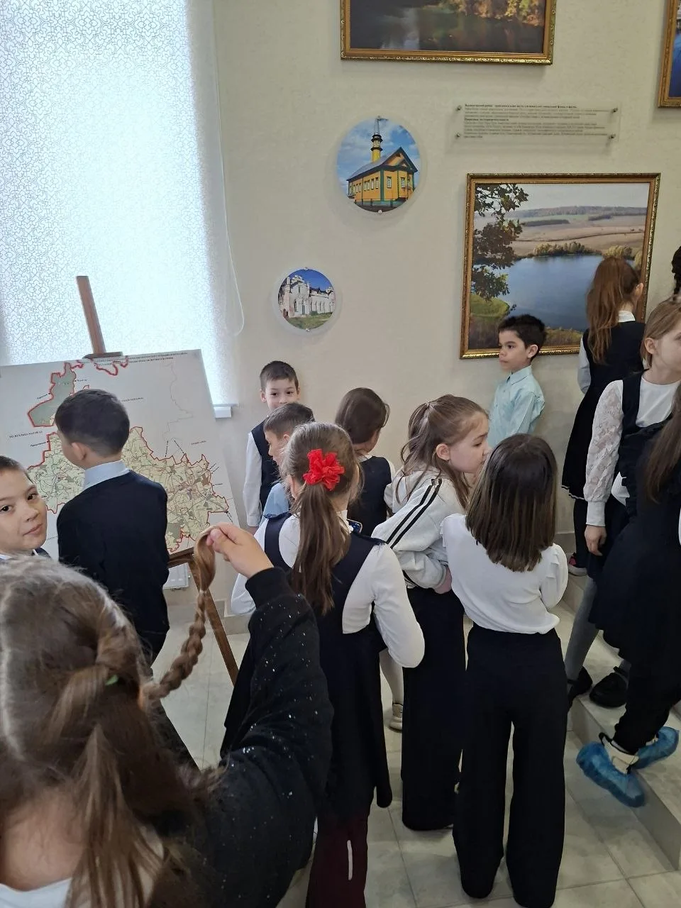 Сегодня 2 «Г» класс побывал в Краеведческом музее Высокогорского района! 🏛️ Ребята узнали о традиция