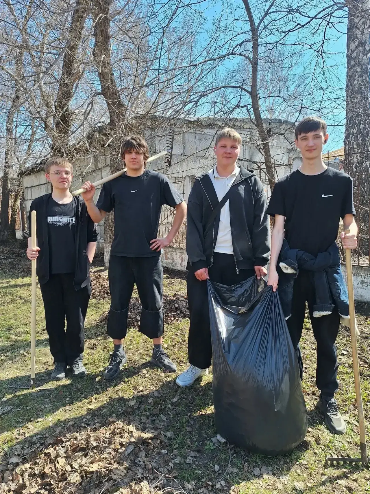 🌿🐝Весна начинается здесь: месячник  благоустройства в нашем колледже продолжается…  ➡️Еще в начале а