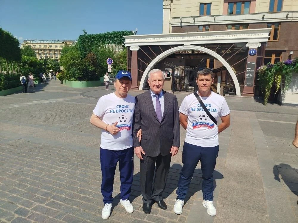 Участники проекта «Старшее поколение» ГБУ «ЦФЗН Спорт для всех» в составе сборной команды ДНР выступ