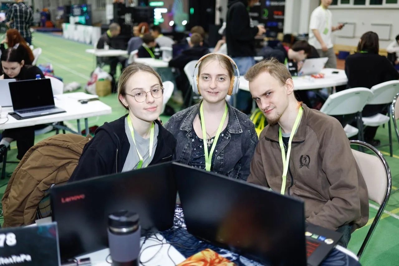 Студенты физико-технического факультета представили проект на хакатоне «Весна 2026»  📆 Форум разрабо