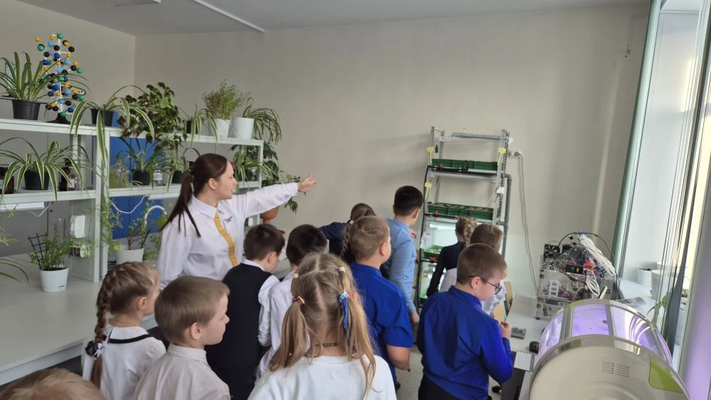 🧑‍🔬Российский день науки в 3А!   📅8 февраля Россия отмечает День науки — праздник в честь великих от