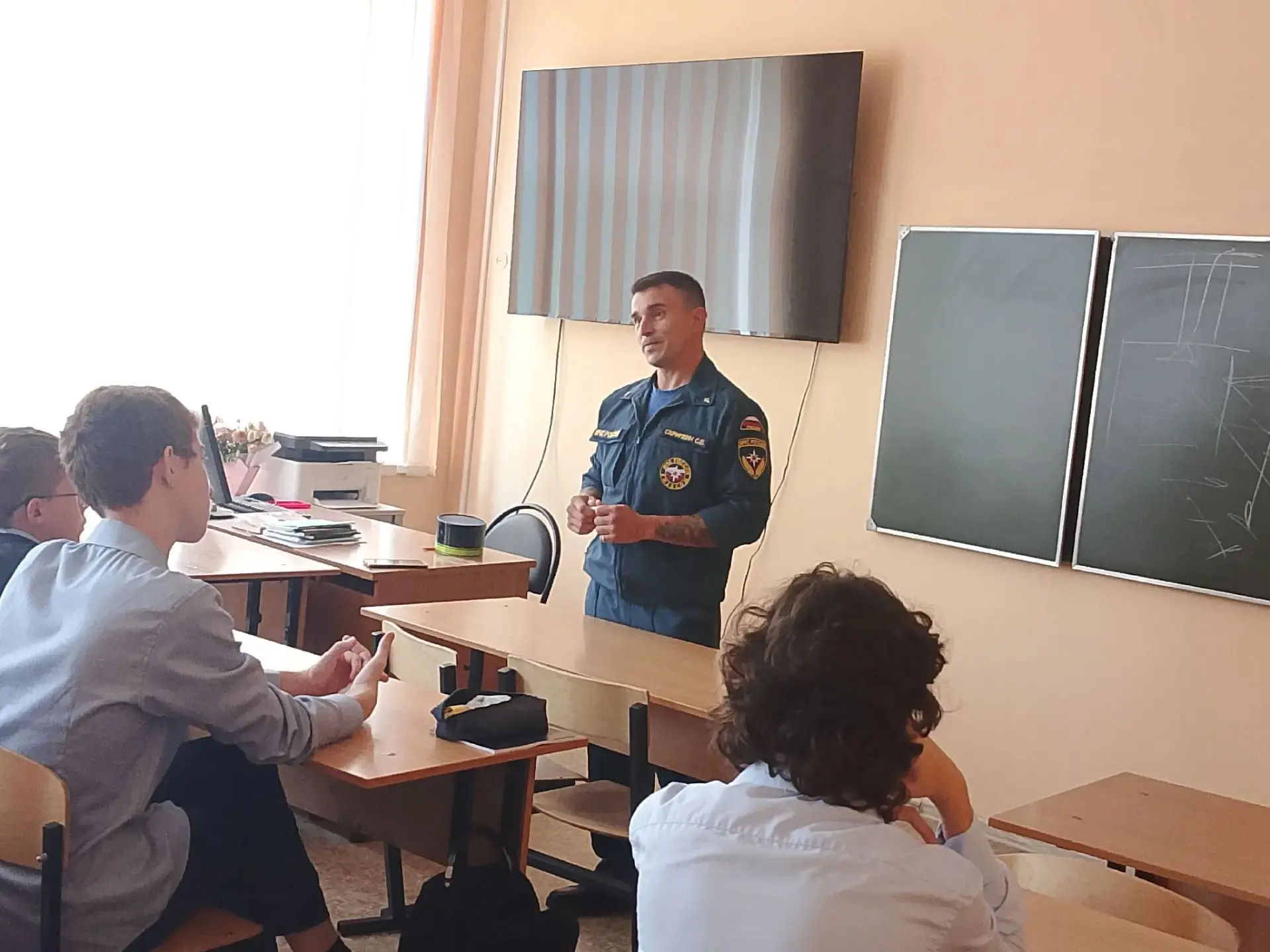 Уроке ОБЗР у 9-х классов прошел по-настоящему важный и полезный гость-