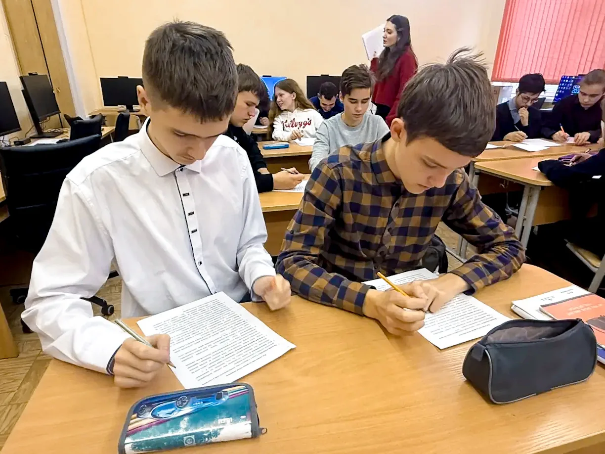 НАСТРОЙ НА УСПЕХ 🙌🏼  Для учеников 9-х и 11-х классов прошли тренинги на тему «Психологическая подгот