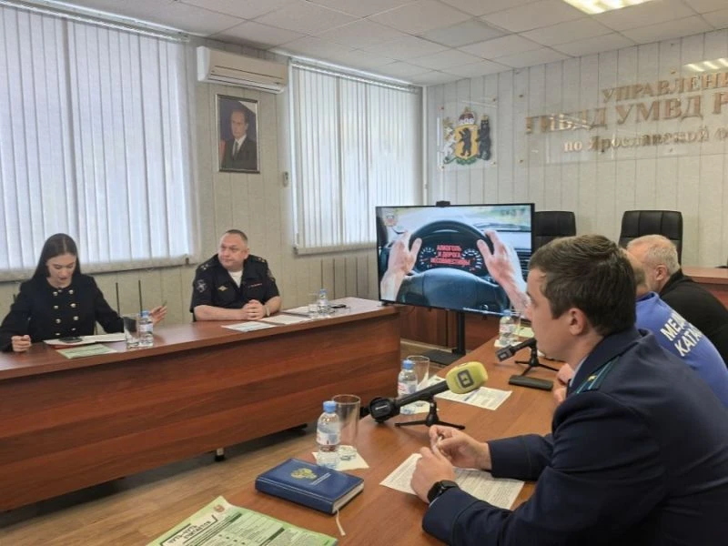 👮‍♂️Представители Госавтоинспекции и других ведомств приняли участие в «круглом столе»...