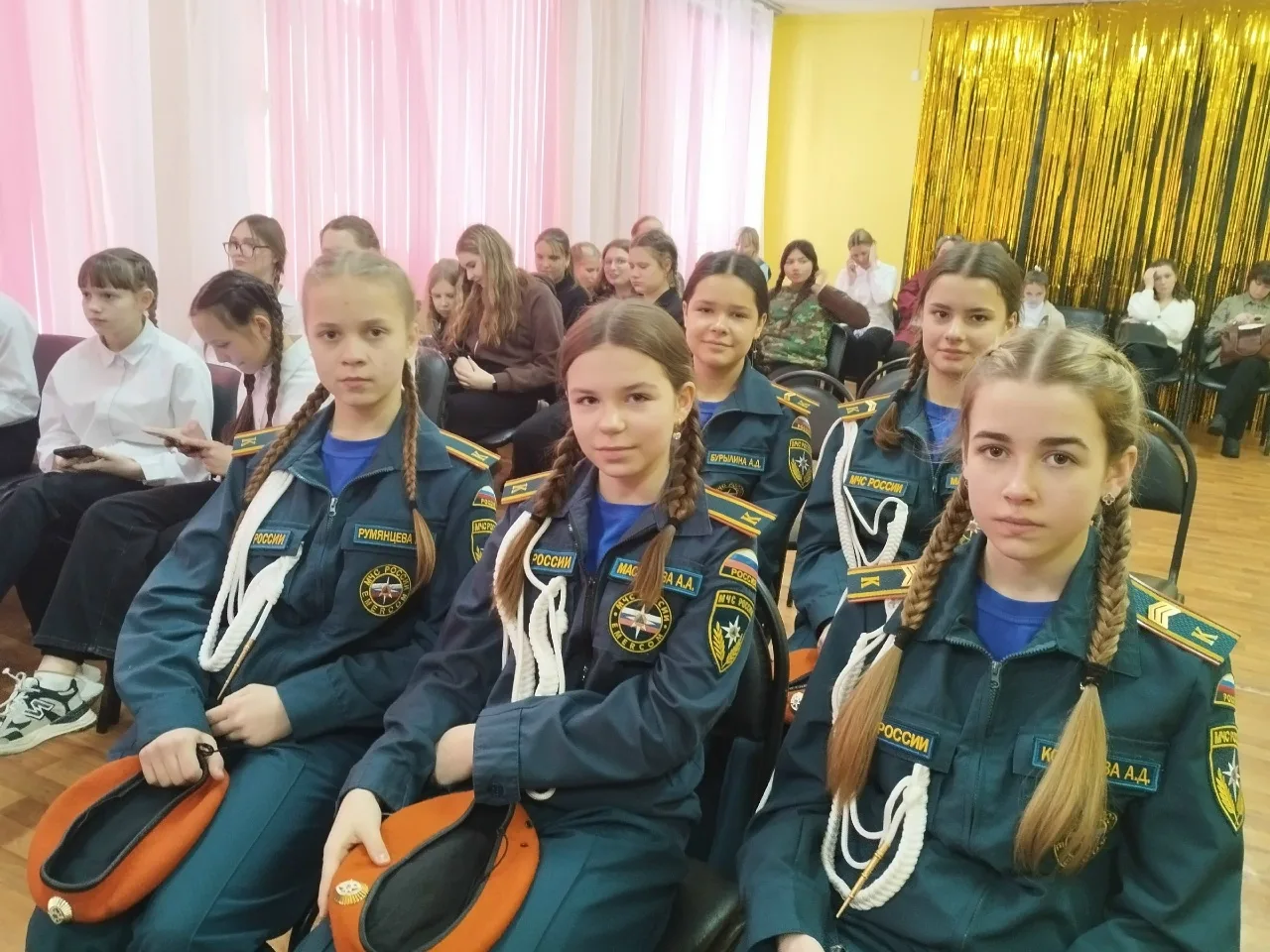Девочки-героини: "Женский батальон" покорил Кинешму!  19 февраля Центр внешкольной работы в Кинешме 