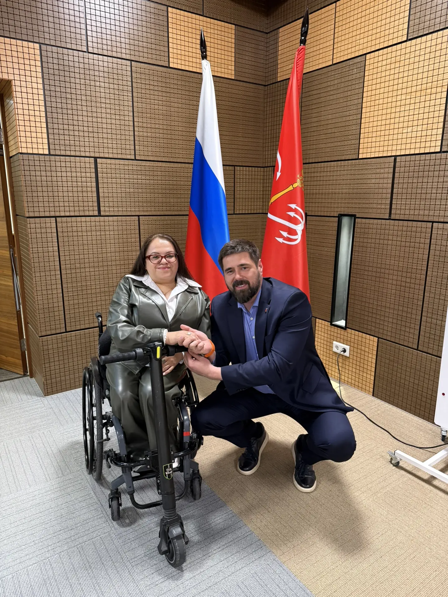 Пусть глухие проёмы в Музеях и тёмных Соборах