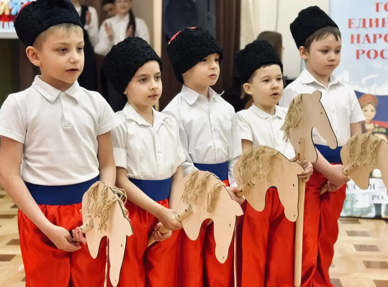 🤝 Сила в единстве: АГПУ и «Орлята-дошколята» за дружбу народов!  24 апреля стены детского сада №11 н