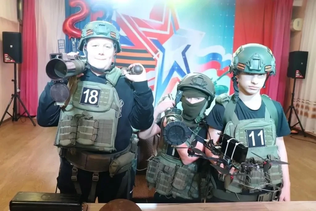 Автоволонтёры СВО провели в центре «Юность» урок мужества  🤝В центре «Юность» продолжаются традицион