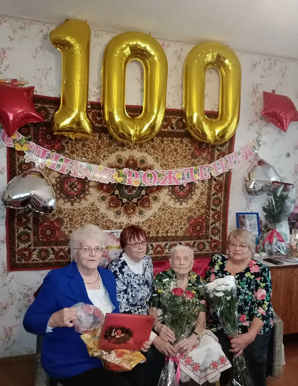 💯 💐 Сегодня волонтёры села Объячево тепло поздравили Елену Афанасьевну Туголукову с е...