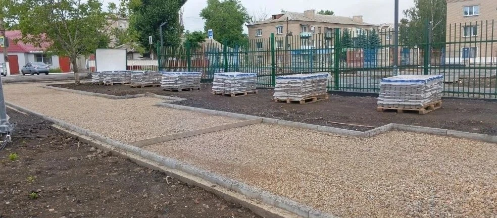 Продолжаю держать на контроле ход благоустройства общественной территории по улице Чехо...